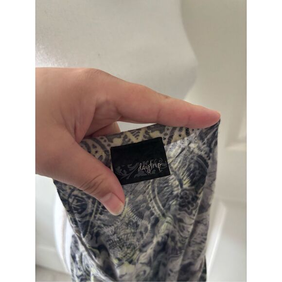 Y2K Daytrip Embellished Tshirt - Picture 5 of 8